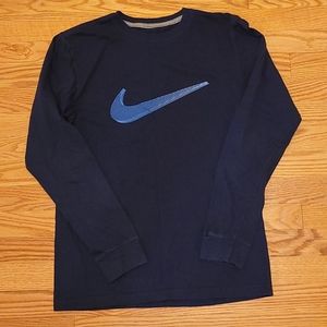 Nike long-sleeved t-shirt